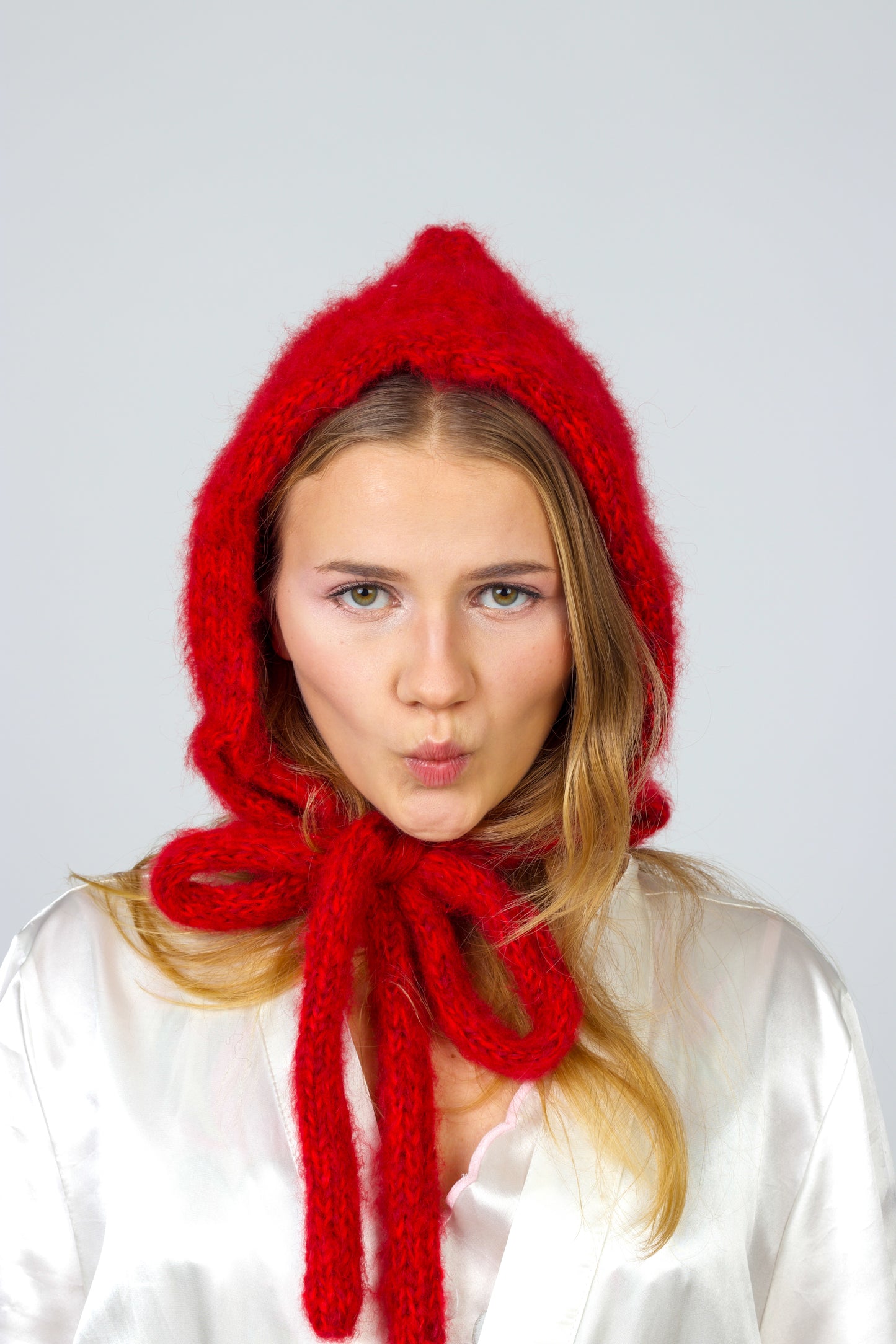 red bonnet